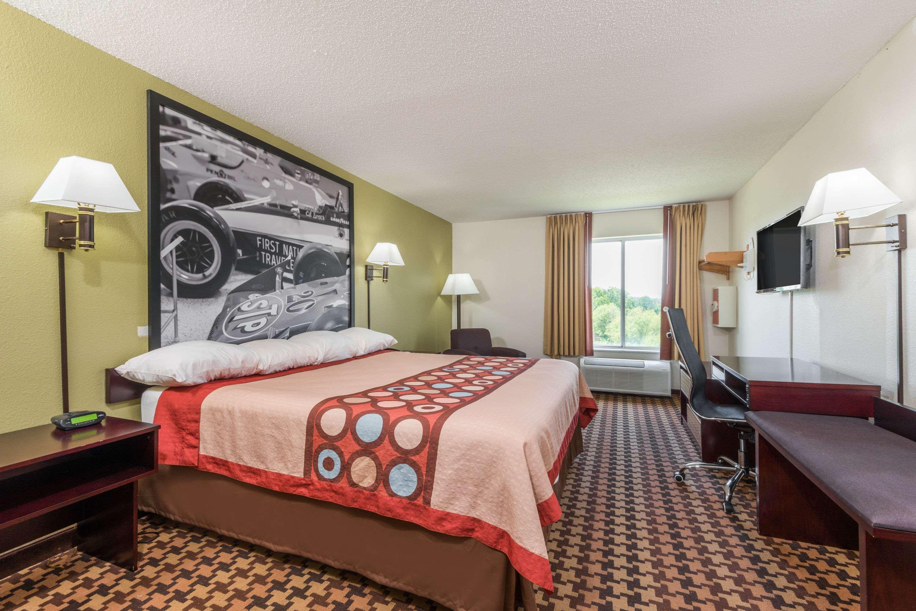 Super 8 By Wyndham Cloverdale In Luaran gambar