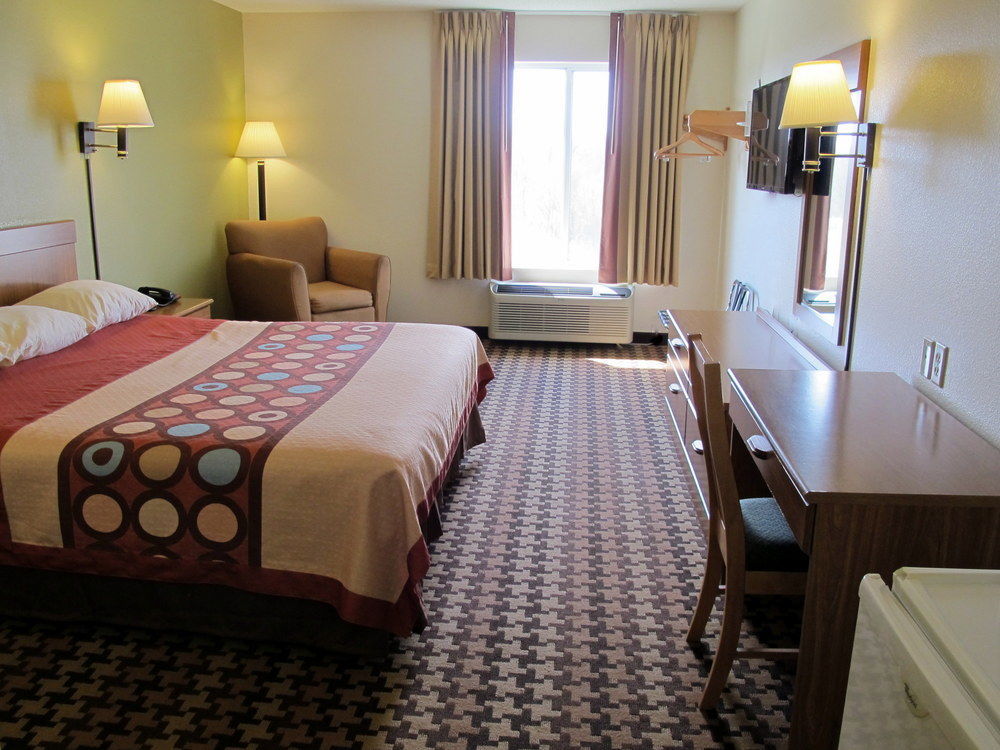Super 8 By Wyndham Cloverdale In Luaran gambar
