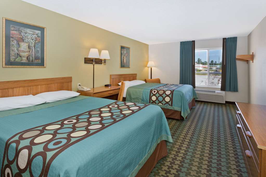 Super 8 By Wyndham Cloverdale In Bilik gambar